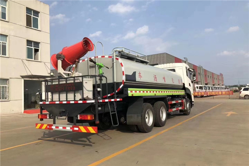 東風天龍后八輪20噸噴霧車，國六綠化噴灑車